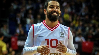 Арда Туран стана баскетболист (ВИДЕО)  