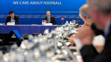 УЕФА ще защитава малките клубове