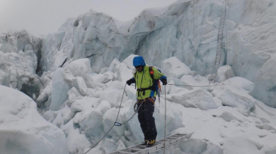 Няма връзка със Скатов след изкачването на Еверест 