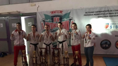 Шест медала за българските каратеки от световното по киокушин