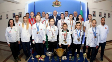 Кралев поздрави медалистите от федерацията по таекуондо
