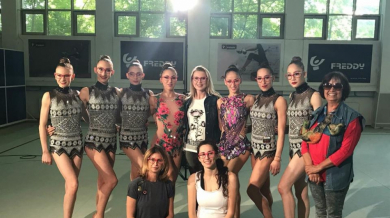 Илиана Раева и красивите ни гимнастички сложиха червени очила (СНИМКИ)