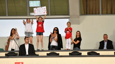 Най-важната подкрепа за Бербатов: Двете му деца спретнаха шоу на стадиона, Елена е с тях (СНИМКИ/ВИДЕО)