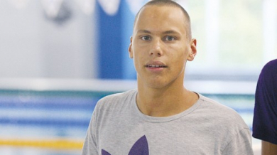 Антъни Иванов подобри националния рекорд на 200 метра  
