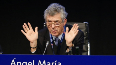 Отстраниха вицепрезидент на ФИФА и УЕФА за една година
