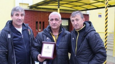 Ботев (Пловдив) назначи три легенди на работа