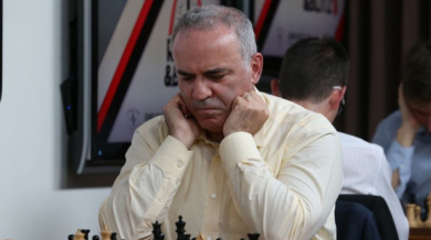 Гари Каспаров с втора победа след завръщането си