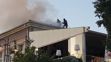 Фенове на ЦСКА вилнеят във Варна, запалиха заведение (СНИМКИ) 