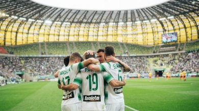 Симеон Славчев с жълт картон при зрелище с 6 гола в Полша