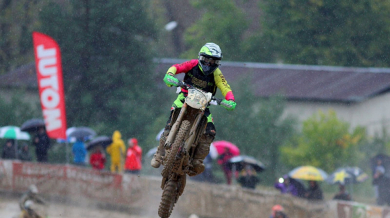 Дъжд и кал в първия ден на Европейското първенство по мотокрос в Троян