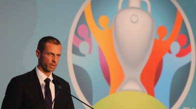 Шефът на УЕФА покани Боби Михайлов на юбилея си
