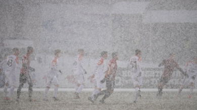 Руски футболисти изумиха с голов трилър в снега (ВИДЕО)