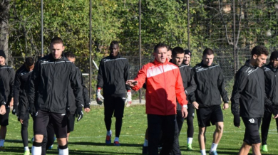 Локо (Пловдив) с първа тренировка при новия треньор