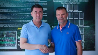 Стойчо Младенов остава в Кайсар, подписа нов договор 