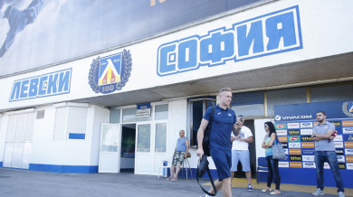 Предлагат нови договори на трима от Левски