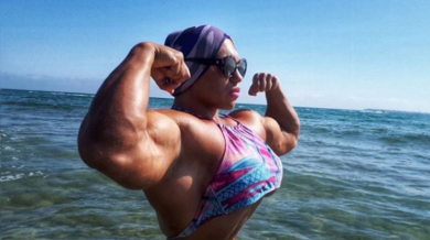 Внимание, внимание! Най-силната жена в света обикаля родното Черноморие (ЧУДОВИЩНИ СНИМКИ) 