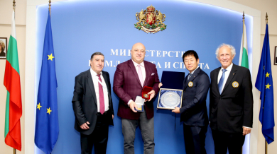 Министър Кралев се срещна с шефа на световната гимнастика
