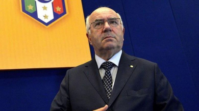 Чакат оставката на шефа на италианския футбол