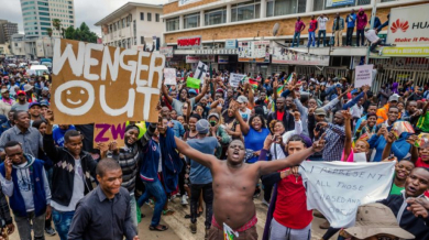 Смях в Зимбабве: Искат и оставката на Арсен Венгер 