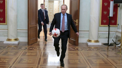 Поканиха Путин да тегли жребия за Световното 