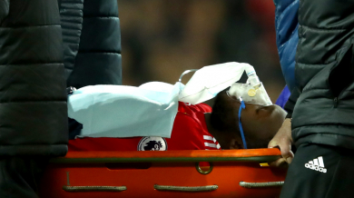 Тежък удар в главата на голмайстора на Манчестър Юнайтед (ВИДЕО)