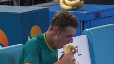 Колега на Гришо с бананени проблеми в Бризбейн (ВИДЕО) 
