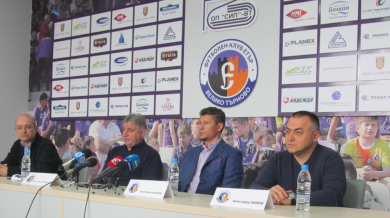 Официално: Балъков оглави Етър, обеща да спаси отбора от изпадане