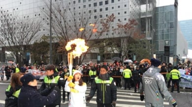 Олимпийският огън пристигна в Сеул