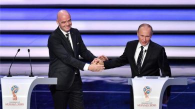 Путин и босът на ФИФА обсъдиха подготовката на Световното