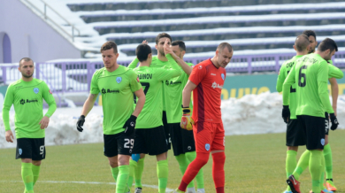 Черно море възстановява за Левски, трима национали не тренират с отбора