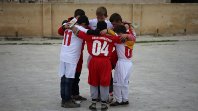 Ето как футболът носи щастие след загуба на баща и приятели насред кървава война (ВИДЕО)