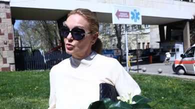Ексклузивно в БЛИЦ: Съпругата на Спас Русев посети пострадалата полицайка (СНИМКИ)