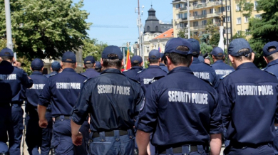 7 ранени полицаи при мелето с фенове на ЦСКА и Локо в Пловдив 