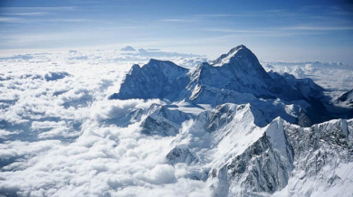 Нова трагедия в Хималаите! Алпинист загина в опит да покори Еверест