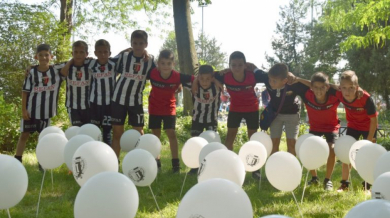 Феновете на Локо (Пловдив) зарадваха стотици деца за 1 юни (СНИМКИ и ВИДЕО)
