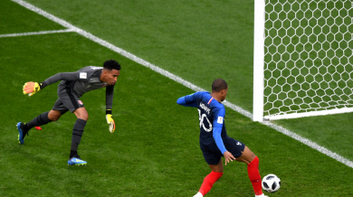 Франция на 1/8-финал, Мбапе влезе в историята (ВИДЕО)