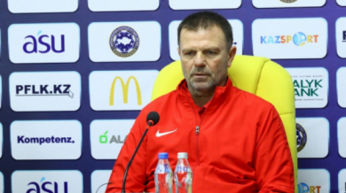 Стойчо Младенов води футболистите си на Световното
