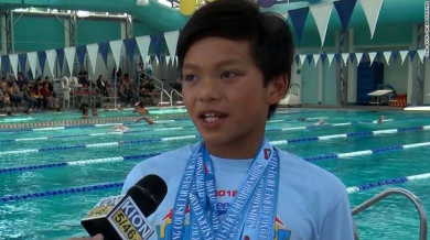 Това ли е бъдещата звезда на плуването? 10-годишен счупи рекорд на Майкъл Фелпс