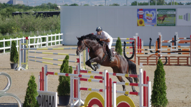 Над 130 коня скачат на турнир в Царацово