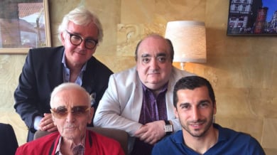 Звезда на Арсенал почете паметта на Шарл Азнавур