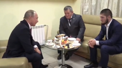 Путин към бащата на ММА шампиона Нурмагомедов: Не му се карай много 
