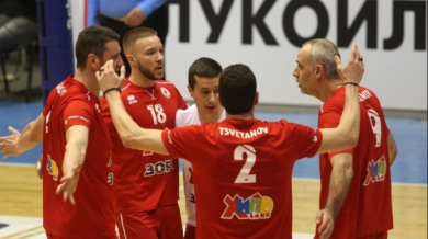 ЦСКА победи националния тим на Алжир в пет сета