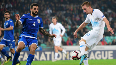 Кипър съкрати аванса на България в мач с три червени картона 