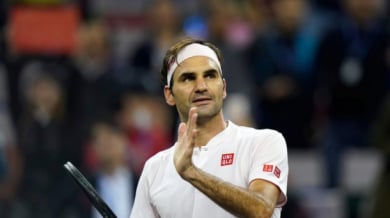 Федерер не игра, но се класира напред в Париж