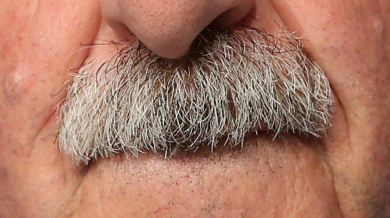 След 40 години! Легендарен мустак остана в историята (СНИМКА) 
