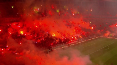 Лудост в Истанбул! Стадион гори на тренировка (СНИМКИ и ВИДЕО)