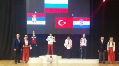 Mладите ни каратеки обраха медалите в Дубровник