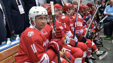 Путин: Като стана хокеист, тогава ще ми подавате 