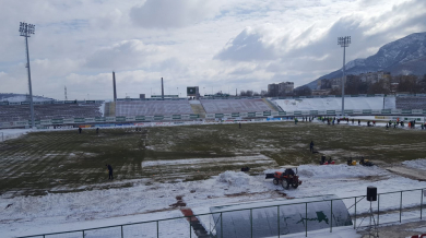 Снегът отложи мач от Първа лига
