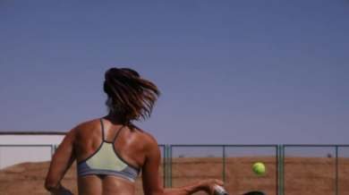 Наша тенисистка изпоти мрежата с тези СНИМКИ на дупето си 